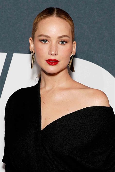 red Jennifer Lawrence lipstick